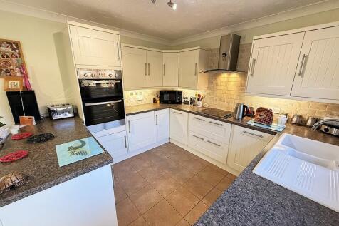 KITCHEN AREA 1