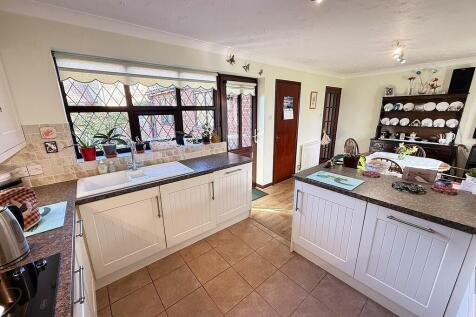 KITCHEN AREA 2