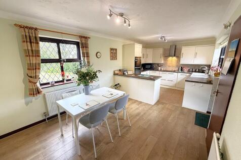 KITCHEN DINER 1
