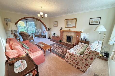 LIVING ROOM 1