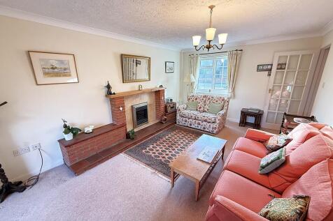 LIVING ROOM 3