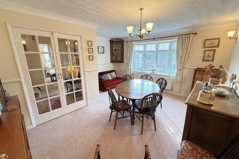 DINING ROOM 1