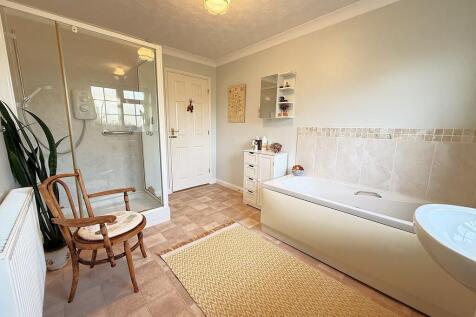 GF BATHROOM 2