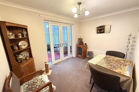 DINING ROOM 1