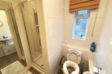 GF SHOWER ROOM