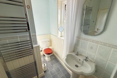 FF BATHROOM 2