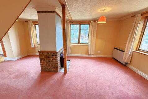 LIVING ROOM 4