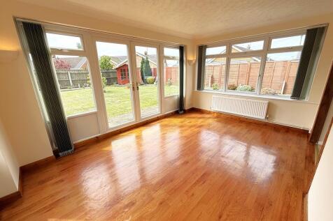 GARDEN ROOM 1
