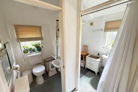 BATHROOM  AND WC
