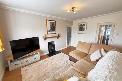 LIVING ROOM 3