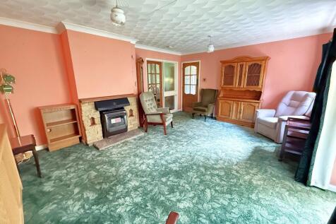 LIVING ROOM 1
