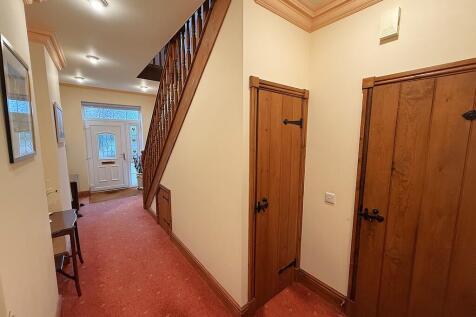 ENTRANCE HALL 2