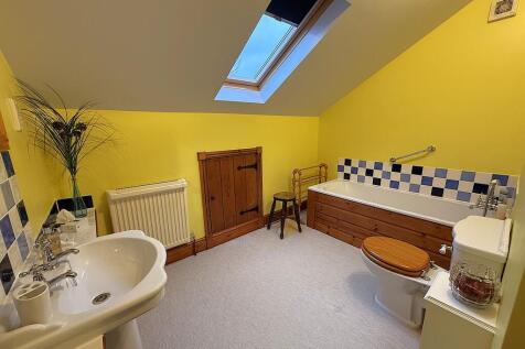 BED ONE EN SUITE ...