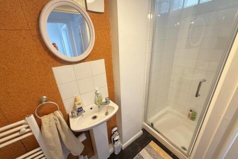 GF SHOWER ROOM