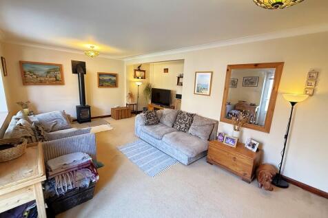 LIVING ROOM 1