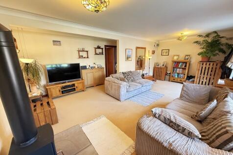 LIVING ROOM 3