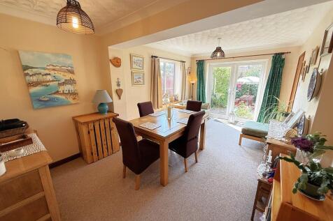 DINING ROOM 1