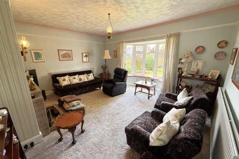 LIVING ROOM 1