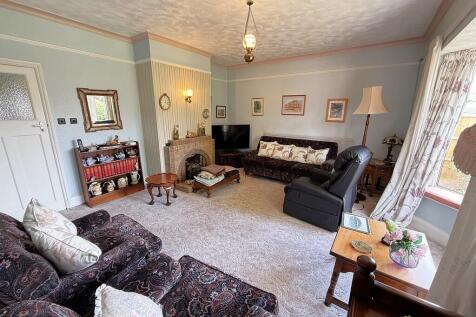 LIVING ROOM 2