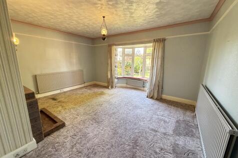 LIVING ROOM 1