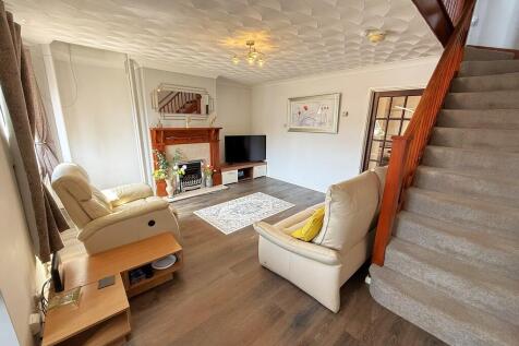 LIVING ROOM 1
