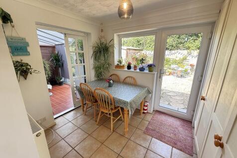 DINING ROOM 1