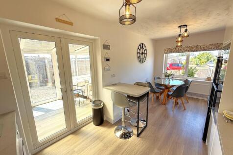KITCHEN DINER 3