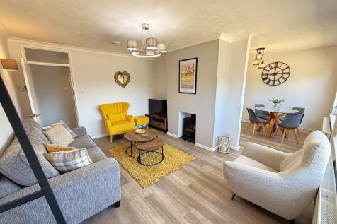 LIVING ROOM 1