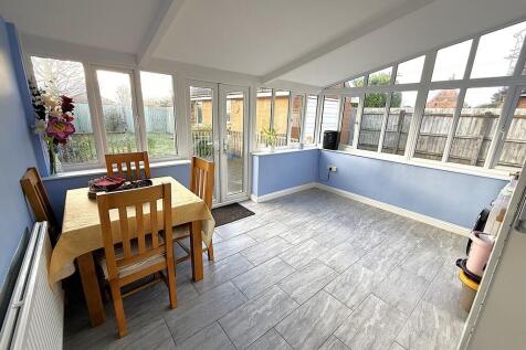 GARDEN ROOM 2
