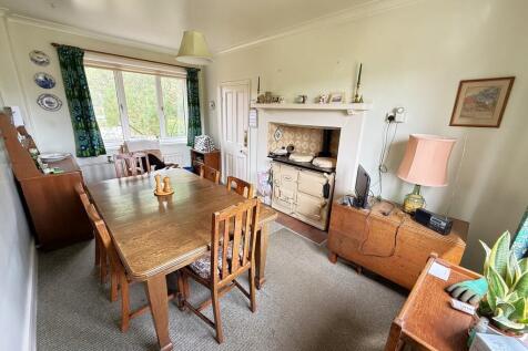 DINING ROOM 1