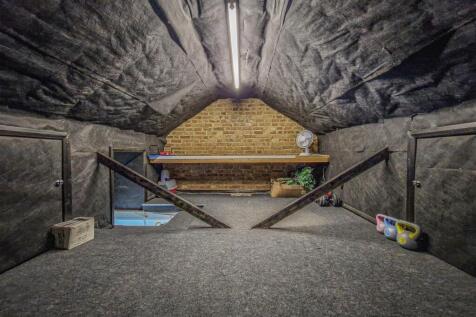 Loft Space (perfect office/gym space)