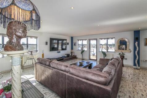 Lounge Area