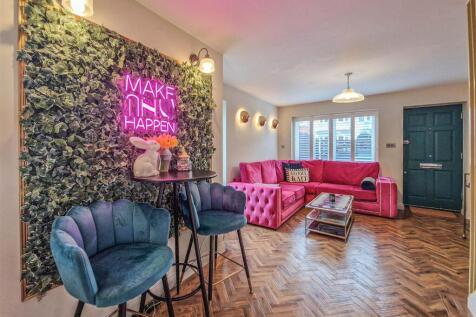 Living/dining area