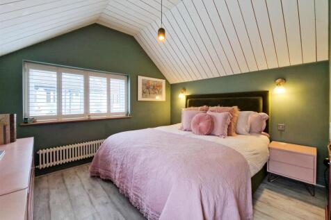 Grand double bedroom