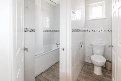 Bathroom &amp; separate w.c