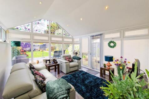 Rear lounge