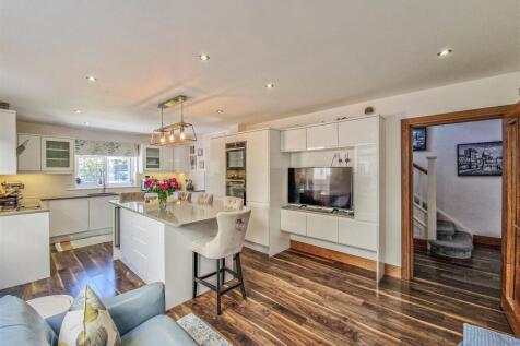 Kitchen/family room