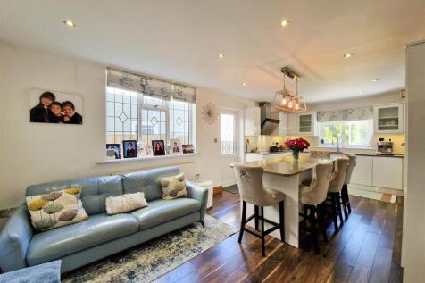 Kitchen/family room