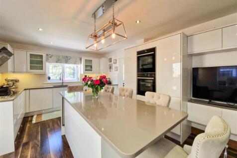 Kitchen/family room