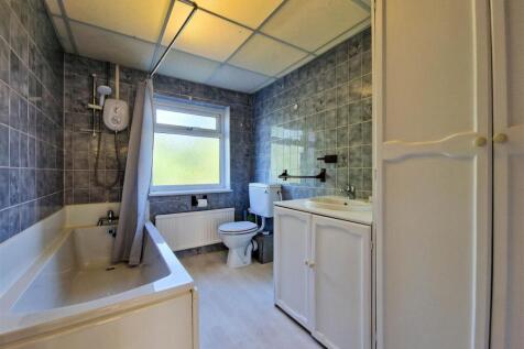Large family bathroom