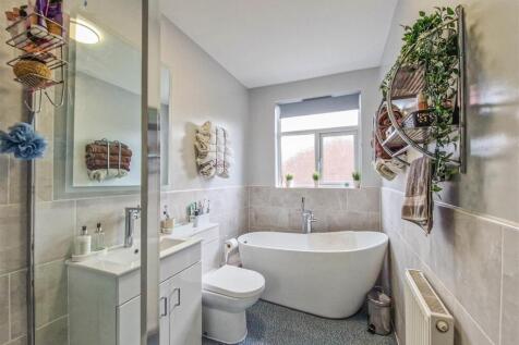 Luxury four piece bathroom