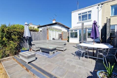 Feature patio
