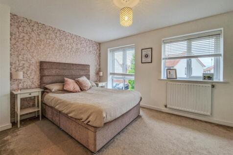 Principal bedroom