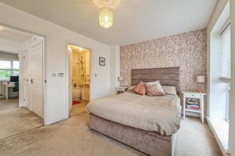 Principal bedroom