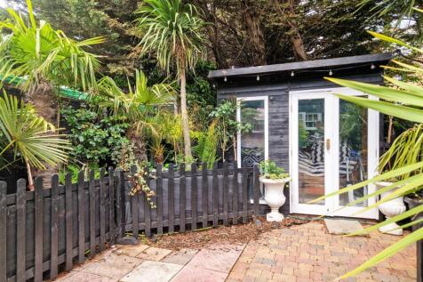 Summerhouse (with power)