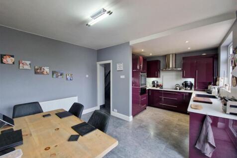 Open plan kitchen/diner