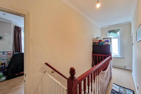 Spacious landing (Loft access)