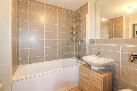 Jack &amp; Jill style bathroom