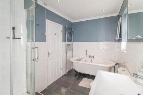 Large four piece bathroom