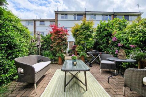 Mature rear garden